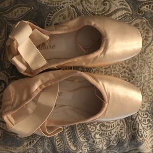 BRAND NEW Pointe Shoes-Grishko Allure